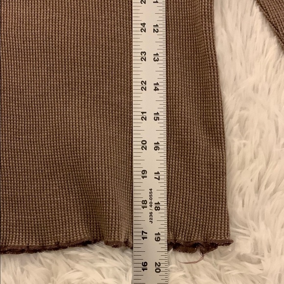 SO Women's Tan Long Sleeve Top Size Medium - Picture 4 of 5